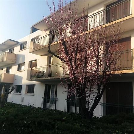 Appartement Avec Balcon Et Parking Prive Roanne Exterior foto